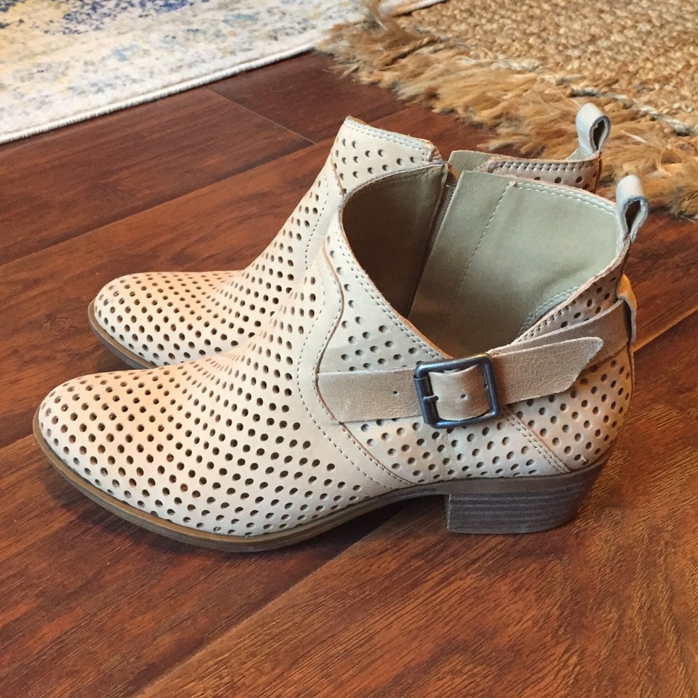 Lucky Brand tan leather perforated booties